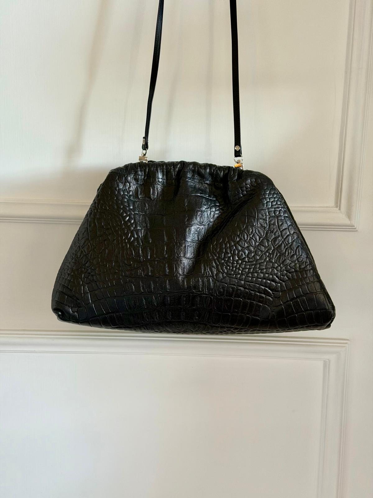 Borsa piccola con chiusura a scatto in pelle stampa cocco opaca tracolla sottile