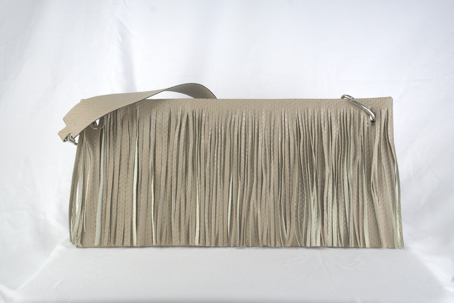 Borse rettangolari con frange in pelle stampa cobra